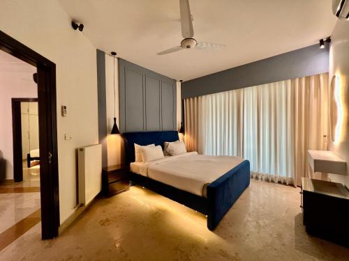 Serenity Suites - Luxury 2BR Apartment F-11 Islamabad - image 10