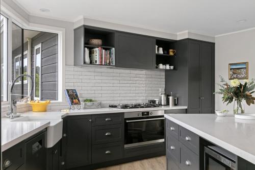 NEW - Farm House Near Town!, Gisborne (foto 5)
