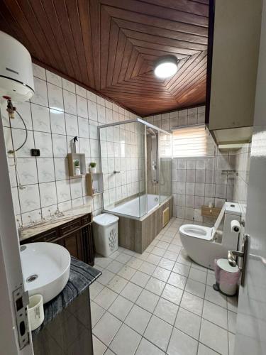 Rosty Guess House Rosty Guess House