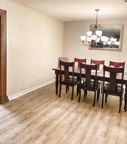 Decatur Chic Family Home with Pool Table in Decatur