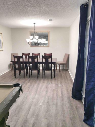 Decatur Chic Family Home with Pool Table in Decatur