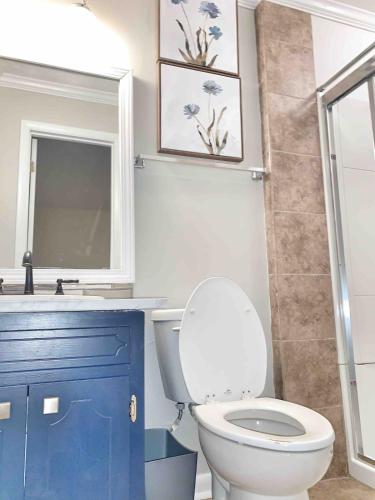 Decatur Chic Family Home with Pool Table Decatur Chic Family Home with Pool Table