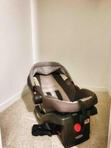 Decatur Chic Family Home with Pool Table Decatur Chic Family Home with Pool Table