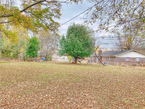 Decatur Chic Family Home with Pool Table Decatur Chic Family Home with Pool Table