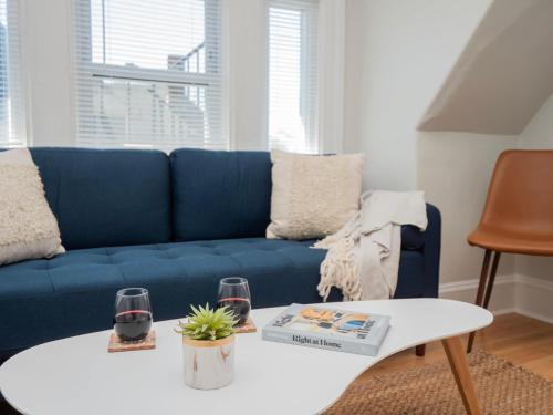 Jennifers Historic College Hill Apartment - The Lookout in Providence, USA