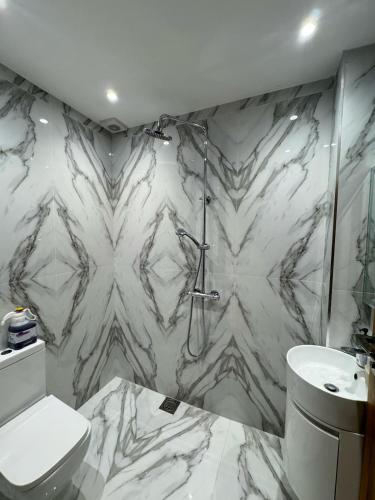 Erith cosy retreat home - image 3