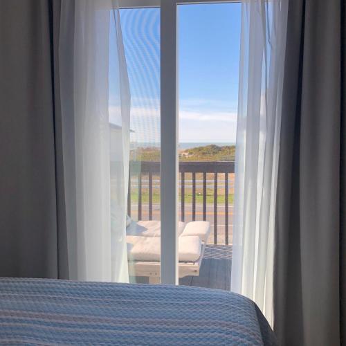 Ocean View, Heated Pool, 2 Master Bedrooms - 2nd Floor Sleeps 7, Holden Beach (Foto 9)