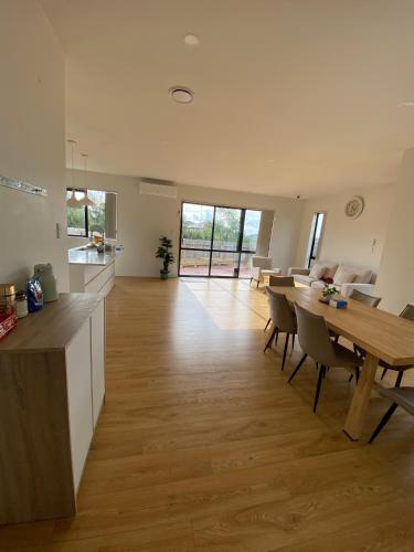 CozyNest2 in Flat Bush