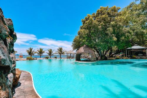 The Dome Hotel - Caylabne Bay