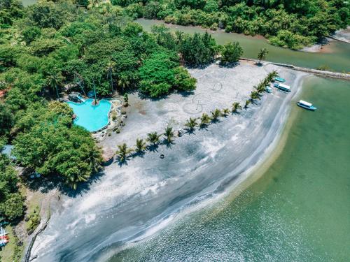 The Dome Hotel - Caylabne Bay