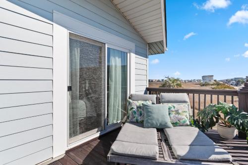 Ocean View, Heated Pool, 2 Master Bedrooms - 2nd Floor Sleeps 7, Holden Beach (Foto 10)