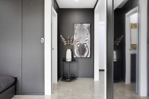 Chic Modern 2BR Heart of Manukau, Auckland (photo 10)
