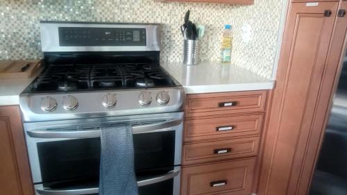 Kitchen, Coastal Retreat Home 2 miles from Beach in Garfield
