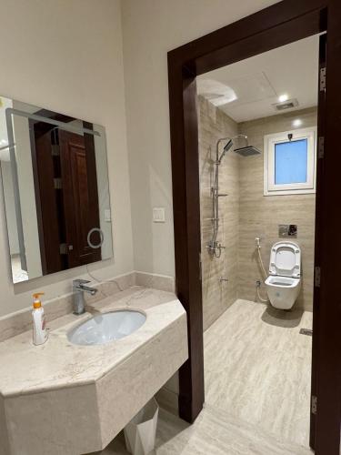 Lovely Apartment-A with Two bedrooms