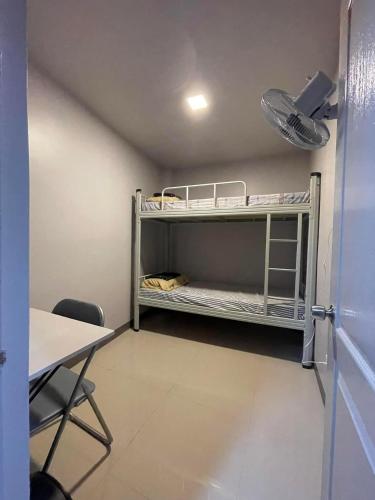 K and R Apartment Affordable Aircon Room with Wifi