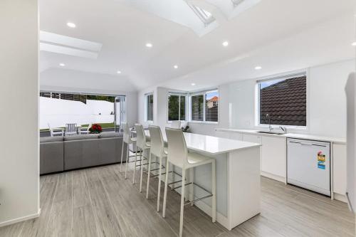 Stunning Remuera 3BR with Patio & Parking Zodiak Stays in ريمورا
