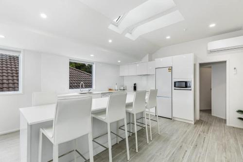 Stunning Remuera 3BR with Patio & Parking Zodiak Stays in ريمورا