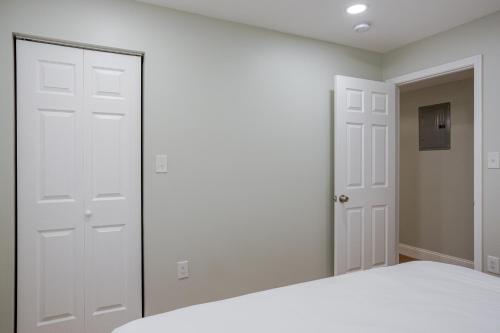 Stylish Stay in Center City, French-Japanese & Minimalist Vibes