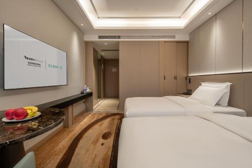 Twin Room image 3