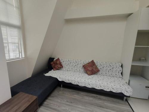 3 Double Beds and 1 Single Bed and 2 Double Sofa Beds in a small 2 Bedrooms Penthouse, Auckland (fotografie 7)