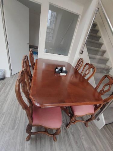 3 Double Beds and 1 Single Bed and 2 Double Sofa Beds in a small 2 Bedrooms Penthouse, Auckland (fotografie 9)