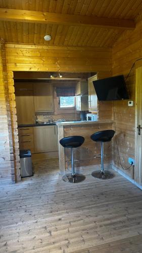 Iekārtas, Lochinvar - Highland Log Cabin with Private Hot Tub in Plains