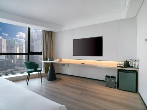 669441685 Holiday Inn Qingdao City Center by IHG - May 4th Square
