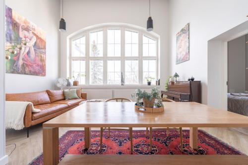 Stunning Loft with Lake View & Free Garage Parking, Kuopio