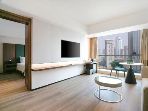 669443226 Holiday Inn Qingdao City Center by IHG - May 4th Square