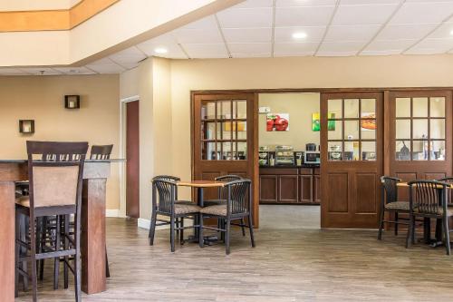 Quality Suites New Iberia - image 2
