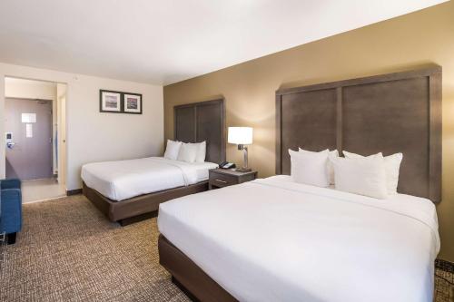 Comfort Inn - image 9