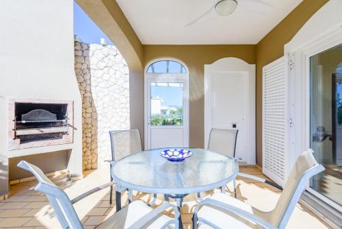 Exterior view, Casa Rita in Caleira