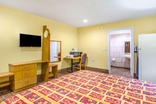 Rodeway Inn - image 9