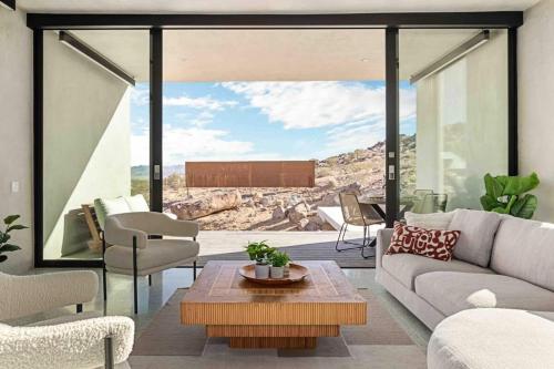 Prism A Boulder Playground W Pool & Spa