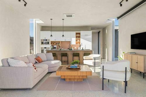 Prism A Boulder Playground W Pool & Spa