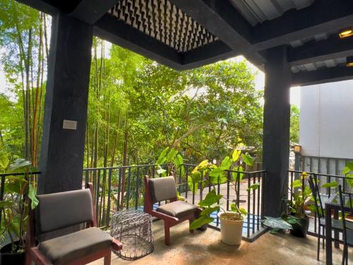 Facilities, Containers by Eco Hotels in Tagaytay City Proper