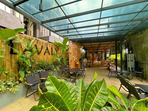 Restaurant, Containers by Eco Hotels in Tagaytay City Proper
