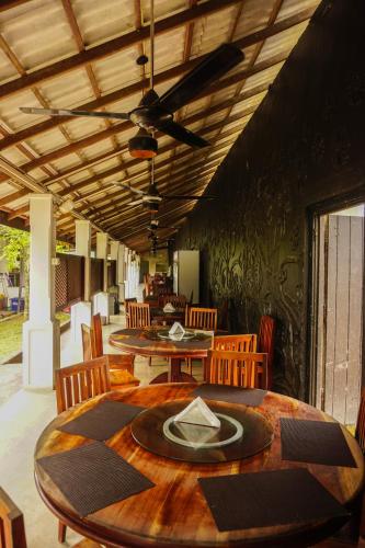 Pub/Lounge, Rest House Matara in Matara