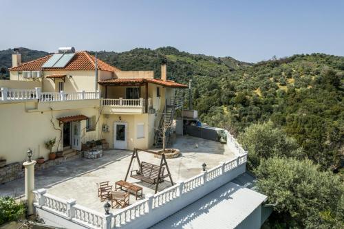 Villa Drakona in Keramies