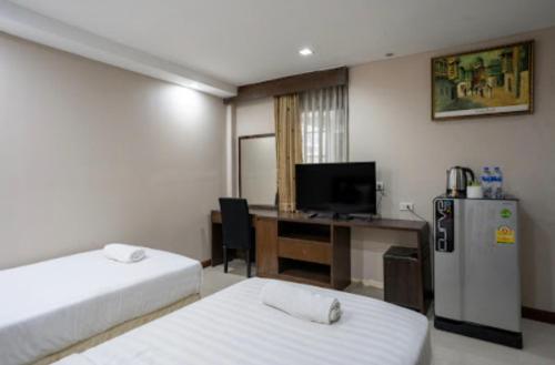 IRAQI HOTEL – Bangkok, NY