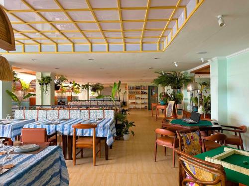 Restaurant, Cabins by Eco Hotels in Tagaytay