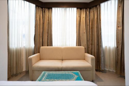 IRAQI HOTEL – Bangkok, NY