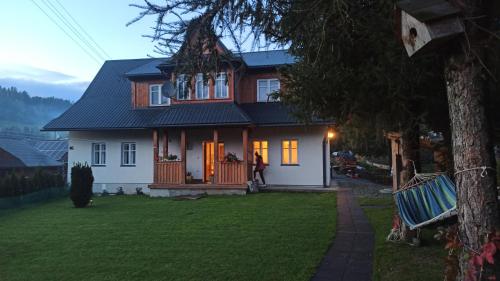 花園, Agroturystyka Pod Małą Górą (Agroturystyka Pod Mala Gora) in 洛普茲什納