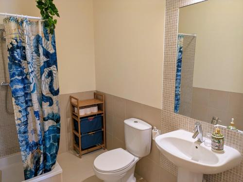 Two-Bedroom Apartment with Balcony image 6