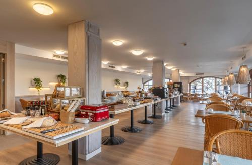 餐飲選擇, 威望瑪莉·索爾住宿 (Prestige Mar y Sol) in 羅瑟斯