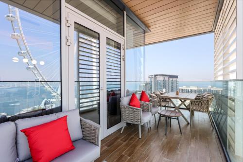 Livbnb-Upgraded 3B Maid's Room, Sea and Ain Views, Dubai (Foto 2)