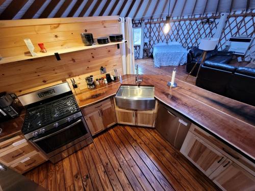 Luxurious Modern Yurt with Stargazing Dome near Pere Marquette River – Baldwin, Michigan in Branch Township (MI)