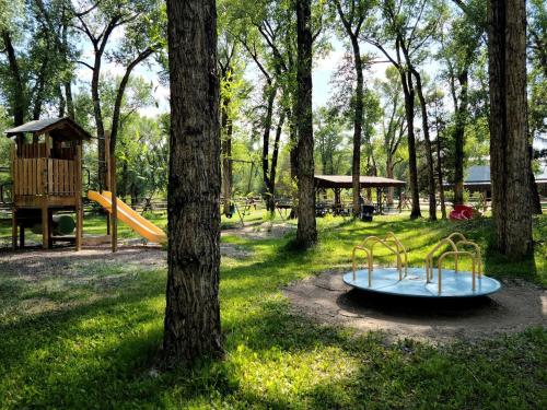 Beautiful Cabin Comfortable for Groups in Riverside, Wyoming in Saratoga (WY)