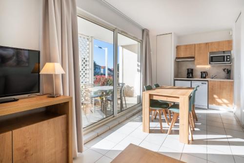 Apartment (4 Adults) - Sea or Pool Side