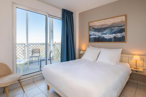 3-Room Apartment - Sea or Swimming Pool Side